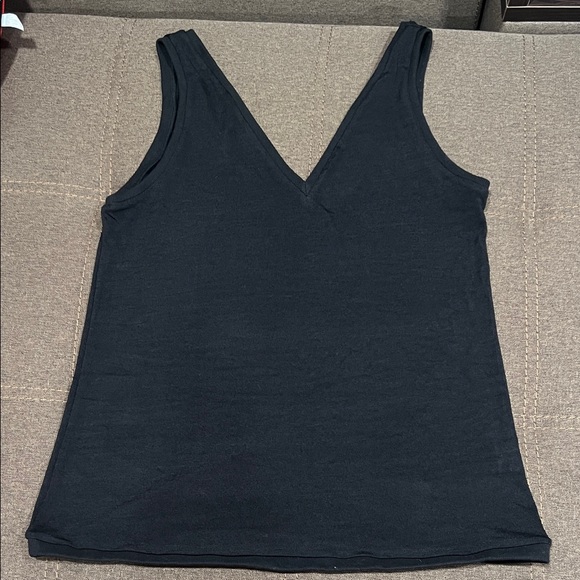 Classic Black V-Neck Tank Top - Picture 1 of 2